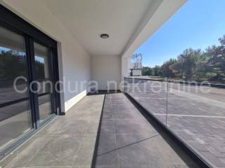 Apartman na moru, Prodaja, Vir, Vir