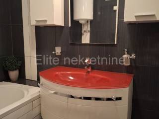 Flat in a building, Rent, Rijeka, Zapad