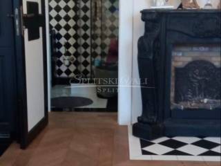 Flat in a building, Sale, Split, Split
