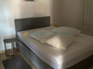 House with apartments, Sale, Vir, Vir