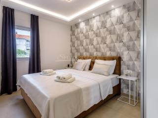 Detached house, Sale, Okrug, Okrug Gornji