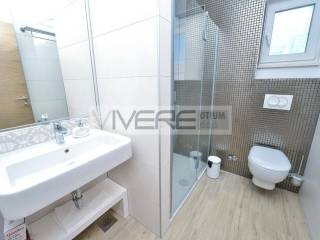 2 bedroom apartment: bathroom