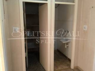 Flat in a building, Sale, Split, Split