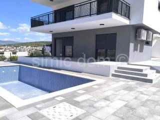 Apartment by the sea, Sale, Okrug, Okrug Gornji