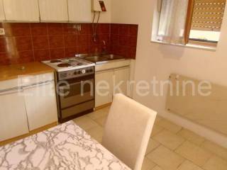 Flat in house, Rent, Rijeka, Istok