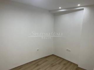 Flat in older building, Sale, Split, Split