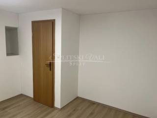 Flat in older building, Sale, Split, Split