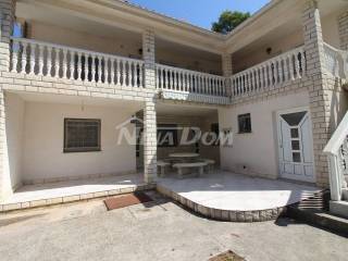 House with apartments, Sale, Vir, Vir