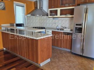 Flat in a building, Sale, Seget, Seget Donji