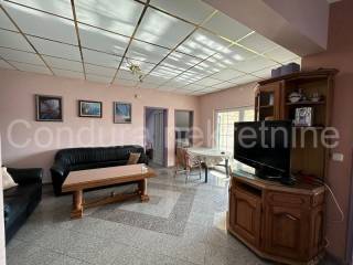 Residential-commercial property, Sale, Vir, Vir