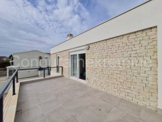 House by the sea, Sale, Vir, Vir