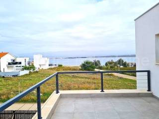 House by the sea, Sale, Vir, Vir