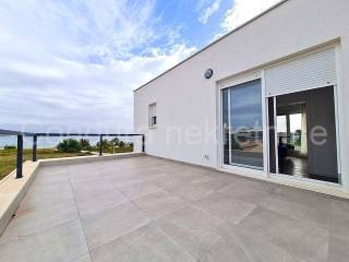 House by the sea, Sale, Vir, Vir
