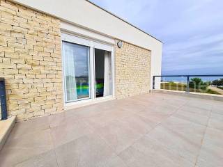 House by the sea, Sale, Vir, Vir