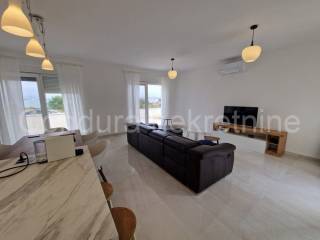 House by the sea, Sale, Vir, Vir