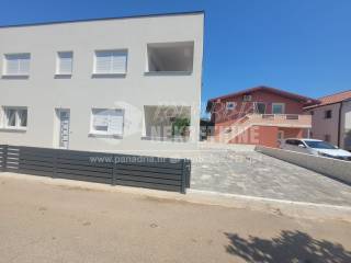 House with apartments, Sale, Vir, Vir