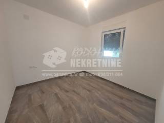 House with apartments, Sale, Vir, Vir