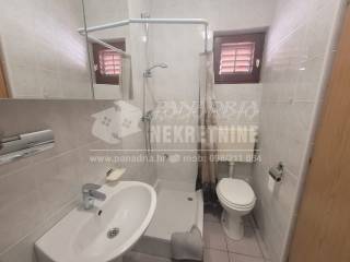 House with apartments, Sale, Vir, Vir