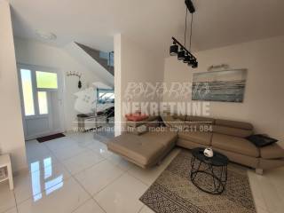 Apartment with a garden, Sale, Vir, Vir