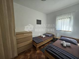 House with apartments, Sale, Vir, Vir