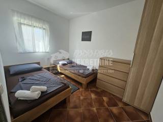 House with apartments, Sale, Vir, Vir