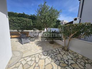House with apartments, Sale, Vir, Vir