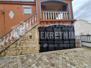 House with apartments, Sale, Vir, Vir