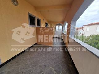 House with apartments, Sale, Vir, Vir