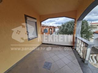 House with apartments, Sale, Vir, Vir