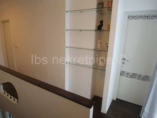 Split-level flat, Sale, Split, Split