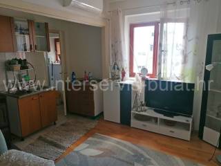 Flat in a building, Sale, Knin, Knin