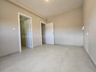 Flat in a building, Sale, Šibenik - Okolica, Brodarica