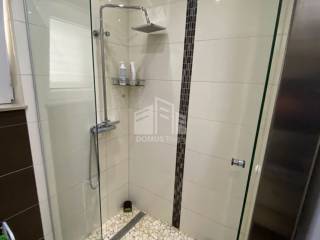 Flat in a house, Sale, Solin, Centar