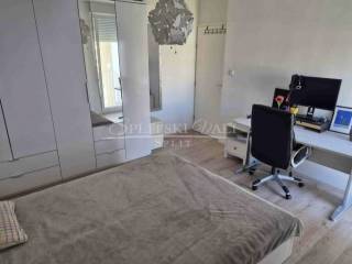 Flat in a building, Sale, Split, Split