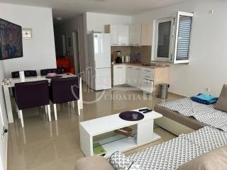Flat in a building, Sale, Rab, Palit