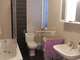 Flat in a building, Sale, Rab, Palit