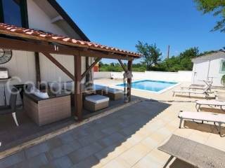 Leasure property, Sale, Nin, Nin