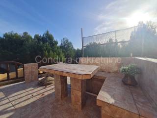 House by the sea, Sale, Vir, Vir