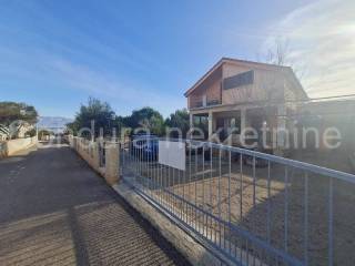 House by the sea, Sale, Vir, Vir