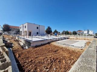 Apartment with a garden, Sale, Vir, Vir