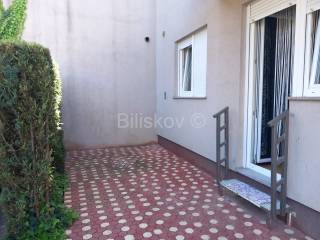 Flat in a building, Rent, Zagreb, Donja Dubrava