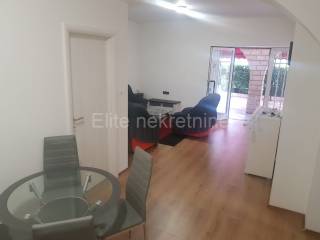 Flat in a building, Rent, Rijeka, Istok