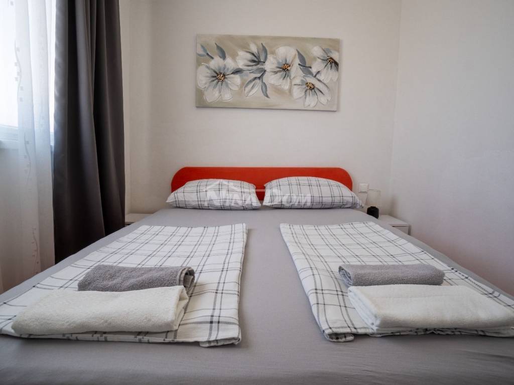 House with apartments, Sale, Vir, Vir