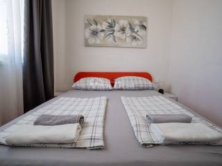 House with apartments, Sale, Vir, Vir