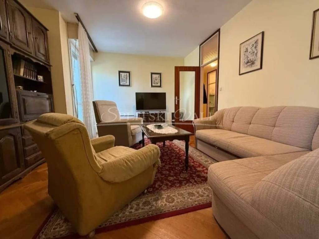Flat in a building, Sale, Split, Split