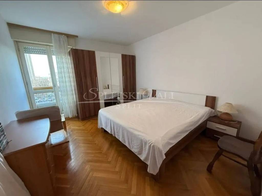 Flat in a building, Sale, Split, Split