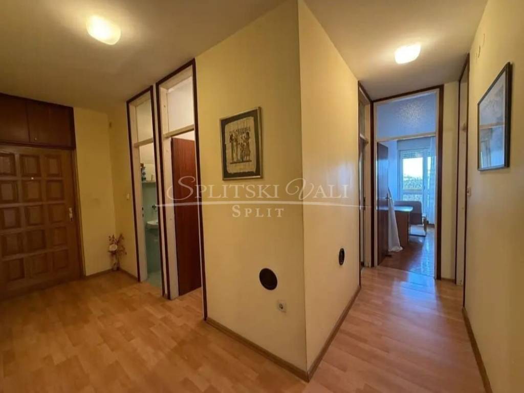 Flat in a building, Sale, Split, Split