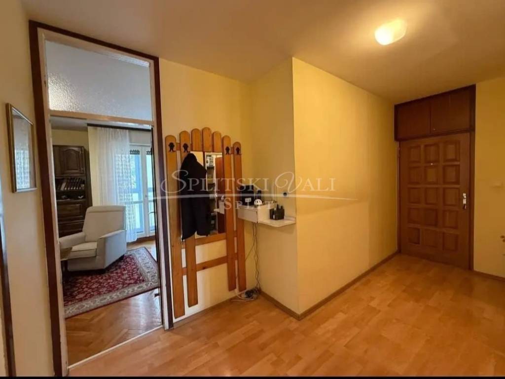 Flat in a building, Sale, Split, Split