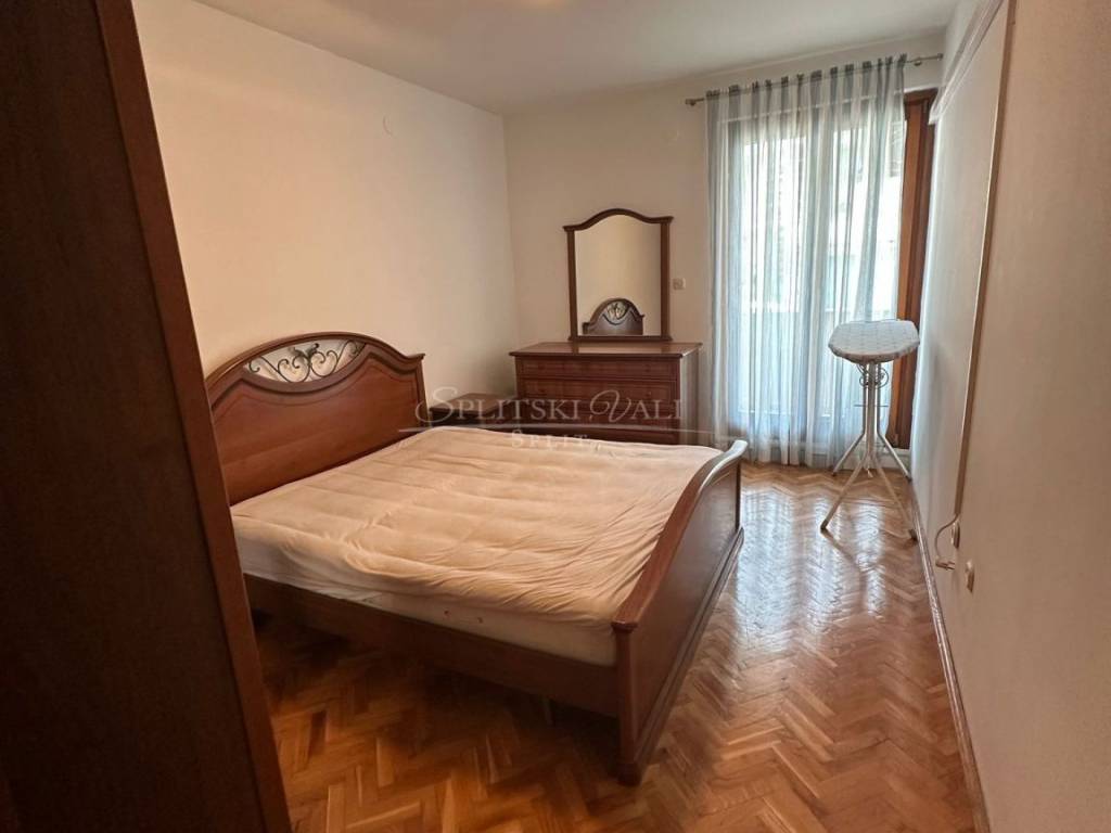Flat in a building, Rent, Split, Split