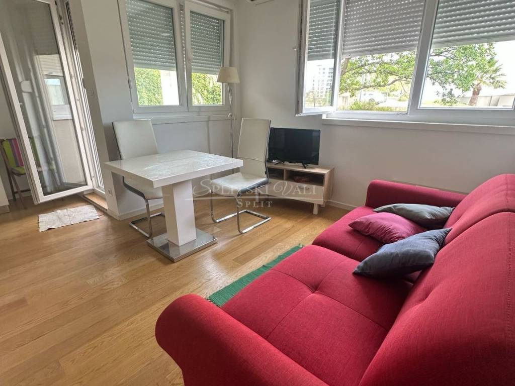 Flat in a building, Rent, Split, Split